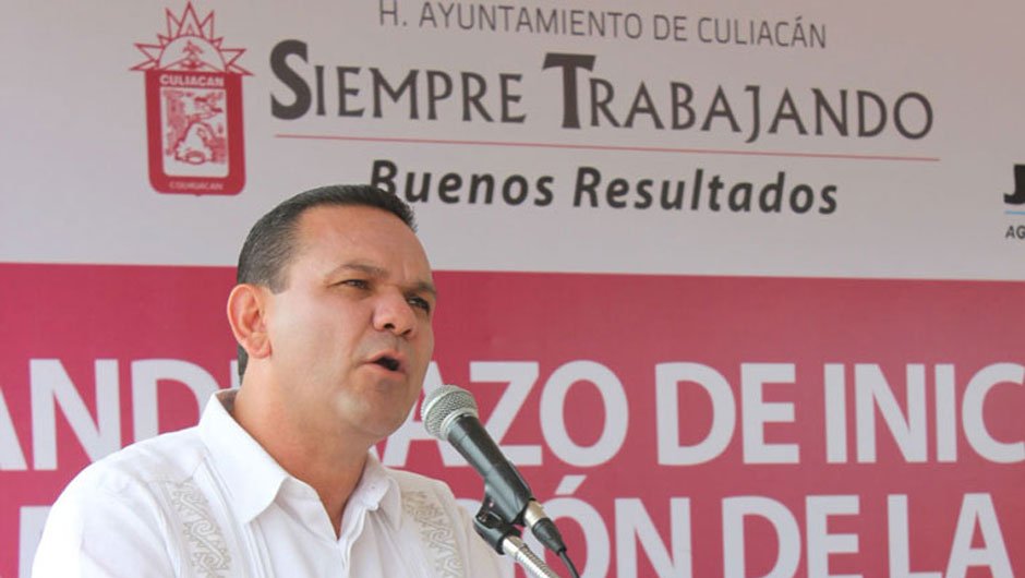 Agua potable a comunidades con pocos habitantes pone en marcha el alcalde Sergio Torres
