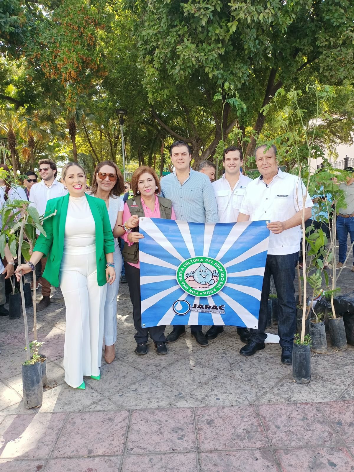 Ayuntamiento de Culiacán y JAPAC conmemora el Día Mundial del Medio Ambiente regalando más de 400 árboles