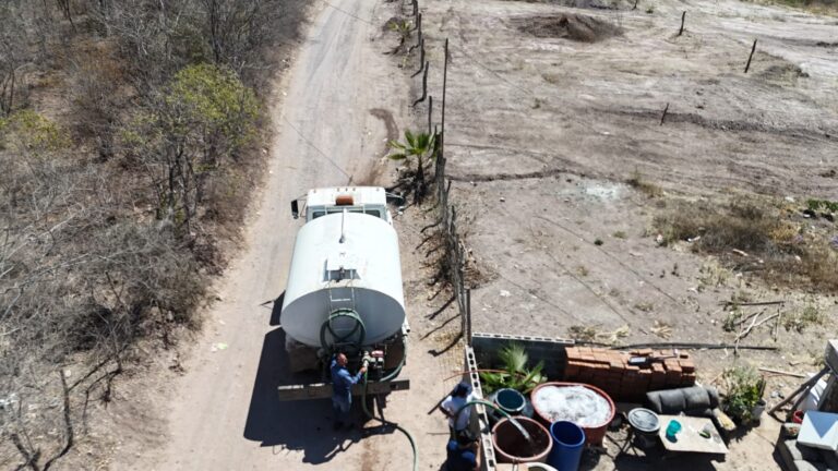 Pese a las lluvias, aumenta a 30 las comunidades atendidas por estiaje en Culiacán