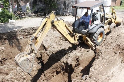 Gobierno de Culiacán inicia la reparación de socavones sobre el Eje Federalismo